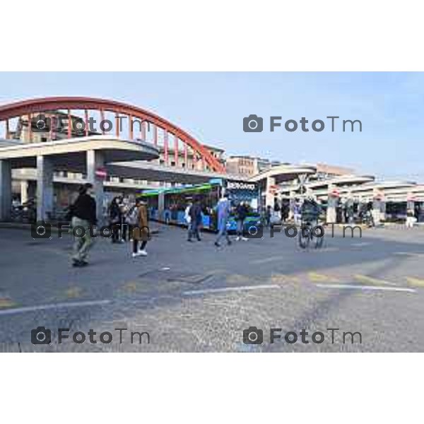 Foto Manzoni Tiziano/LaPresse 9-02-2024 Bergamo Italia- Cronaca Bergamo stazione autolinee pensiline