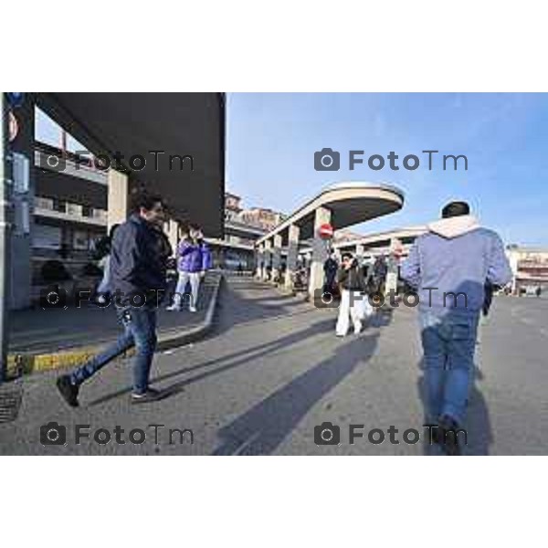 Foto Manzoni Tiziano/LaPresse 9-02-2024 Bergamo Italia- Cronaca Bergamo stazione autolinee pensiline