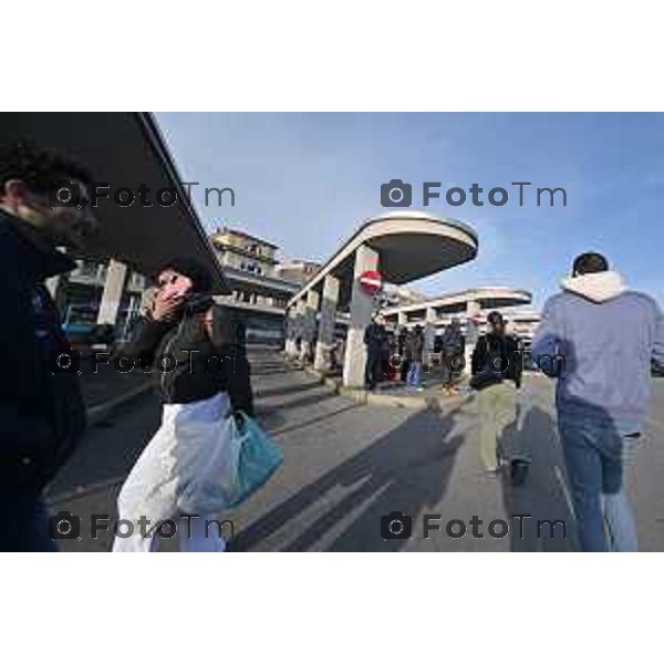 Foto Manzoni Tiziano/LaPresse 9-02-2024 Bergamo Italia- Cronaca Bergamo stazione autolinee pensiline