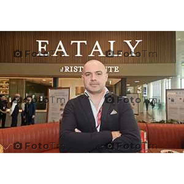 Foto Manzoni Tiziano/LaPresse 15-02-2024 Bergamo Italia- Cronaca Bergamo Aeroporto Orio Al Serio Eataly nuovo ristorante in area partenze Bergamo Aeroporto Orio Al Serio Eataly nuovo ristorante in area partenze Giovanni Sanga Simone Tosato