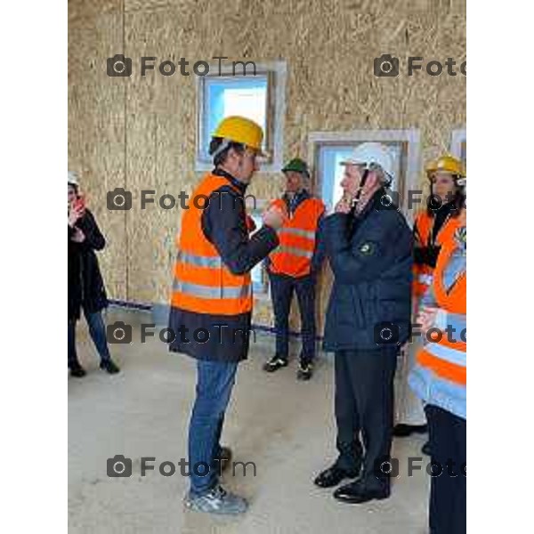 Foto Manzoni Tiziano/LaPresse 18-03-2024 Bergamo Italia- CronacaBergamo Guido Bertolaso in visita alla Casa di leo a Treviolo