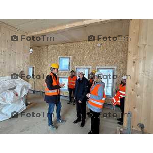 Foto Manzoni Tiziano/LaPresse 18-03-2024 Bergamo Italia- CronacaBergamo Guido Bertolaso in visita alla Casa di leo a Treviolo