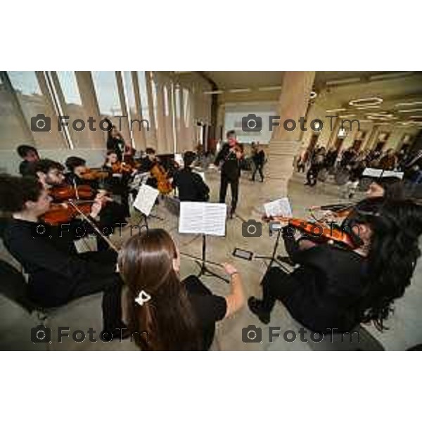 Foto Manzoni Tiziano/LaPresse 1-03-2024 Bergamo Italia- Cronaca Bergamo inaugurazione dei porticati dell\'ex mercato ortofrutticolo riqualificati e INTITOLAZIONE della nuova sala "Mimmo Boninelli" Biblioteca Tiraboschi