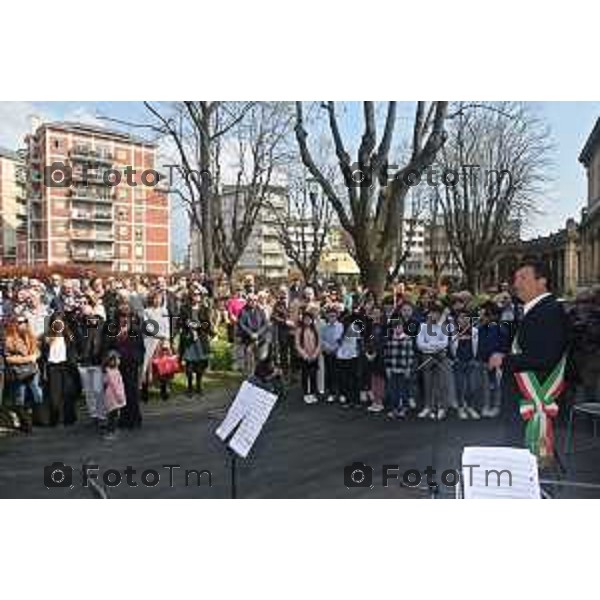 Foto Manzoni Tiziano/LaPresse 1-03-2024 Bergamo Italia- Cronaca Bergamo inaugurazione dei porticati dell\'ex mercato ortofrutticolo riqualificati e INTITOLAZIONE della nuova sala "Mimmo Boninelli" Biblioteca Tiraboschi