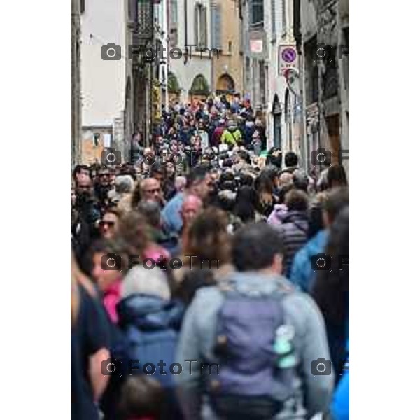 Tiziano Manzoni/LaPresse 1-04- 2024 Bergamo, Italia Cronaca Bergamo pasquetta 2024 città alta gente turisti