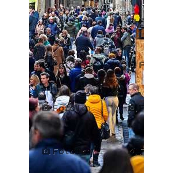 Tiziano Manzoni/LaPresse 1-04- 2024 Bergamo, Italia Cronaca Bergamo pasquetta 2024 città alta gente turisti