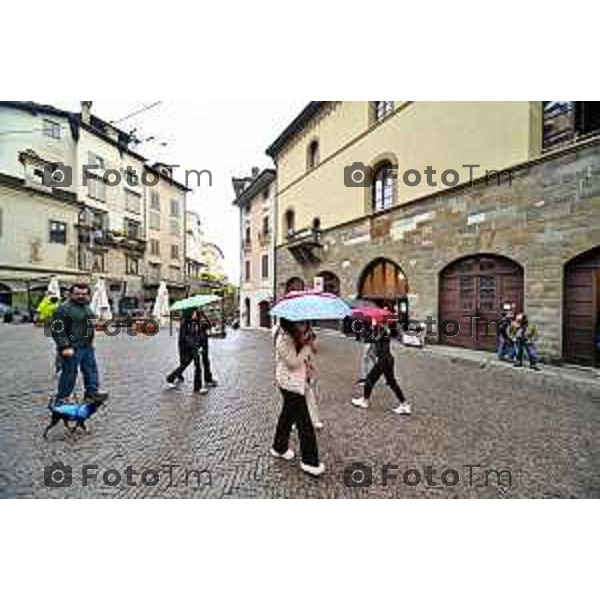 Tiziano Manzoni/LaPresse 1-04- 2024 Bergamo, Italia Cronaca Bergamo pasquetta 2024 città alta gente turisti