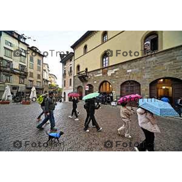 Tiziano Manzoni/LaPresse 1-04- 2024 Bergamo, Italia Cronaca Bergamo pasquetta 2024 città alta gente turisti