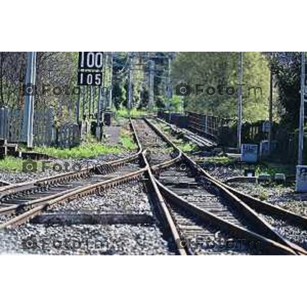 Foto Manzoni Tiziano/LaPresse 2-04-2024 Bergamo Italia- Cronaca Ponte San Pietro assessore regionale ai Trasporti e Mobilità Franco Lucente a bordo del Caravaggio 25831, il primo tra i nuovi treni a transitare sul Ponte San Michele con destinazione Ponte San Pietro/BG. Segue sopralluogo al punto di partenza dei bus sostitutivi.