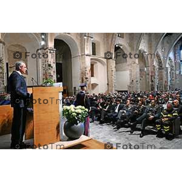 Tiziano Manzoni/LaPresse 10-04- 2024 Bergamo, Italia Cronaca Festa della Polizia, il premio per il commissario Accetta ritirato dalla figlia: