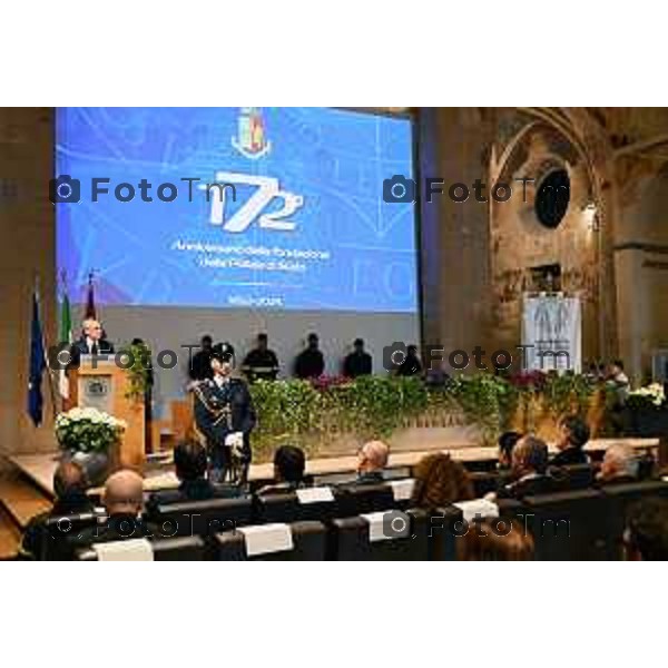 Tiziano Manzoni/LaPresse 10-04- 2024 Bergamo, Italia Cronaca Festa della Polizia, il premio per il commissario Accetta ritirato dalla figlia: