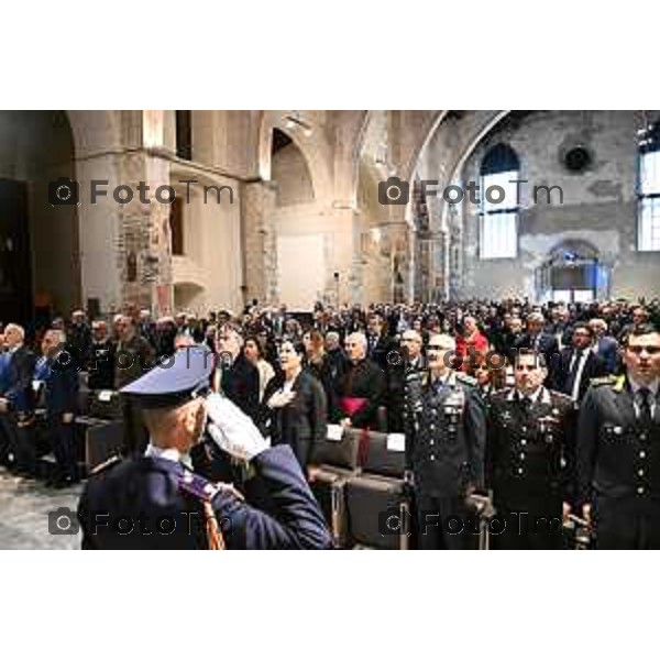 Tiziano Manzoni/LaPresse 10-04- 2024 Bergamo, Italia Cronaca Festa della Polizia, il premio per il commissario Accetta ritirato dalla figlia: