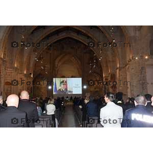 Tiziano Manzoni/LaPresse 10-04- 2024 Bergamo, Italia Cronaca Festa della Polizia, il premio per il commissario Accetta ritirato dalla figlia: