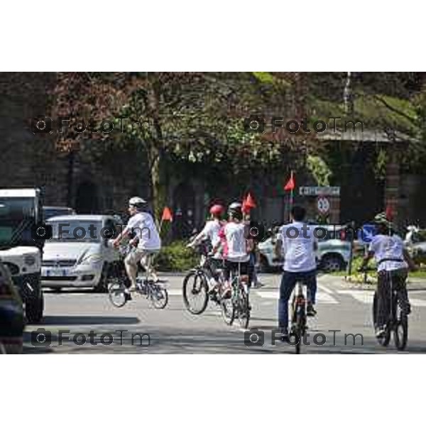 Tiziano Manzoni/LaPresse 13--04- 2024 Bergamo, Italia Cronaca Bergamo Inaugura la ciclovia che collega Bergamo a Brescia: Capitale della Cultura, un percorso di oltre 70km i Paratico.