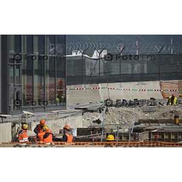 Tiziano Manzoni/LaPresse 19--04- 2024 Bergamo, Italia Cronaca Bergamo cerimonia apertura cantiere terminal est - Aeroporto Milano Orio Al Serio .