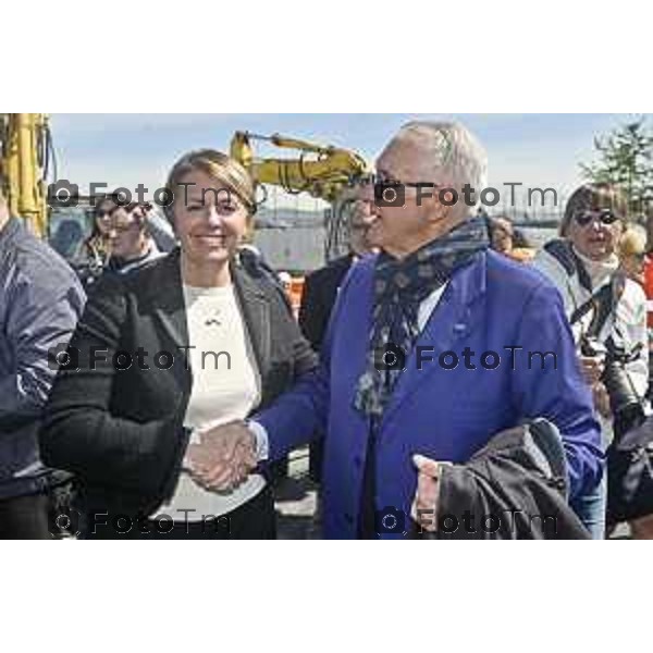 Tiziano Manzoni/LaPresse 19--04- 2024 Bergamo, Italia Cronaca Bergamo cerimonia apertura cantiere terminal est - Aeroporto Milano Orio Al Serio . Bellingardi e Armelia Corti