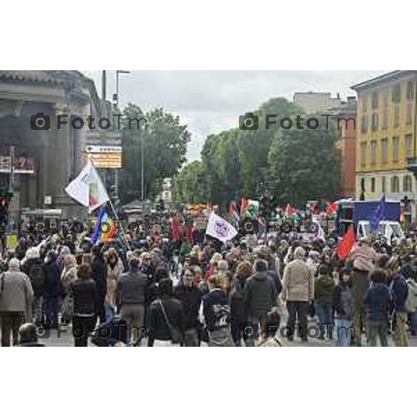 Tiziano Manzoni/LaPresse 2 5--04- 2024 Bergamo, Italia Cronaca Bergamo 25 aprile 2024 festa della liberazione celebrazione e discorsi Bersani