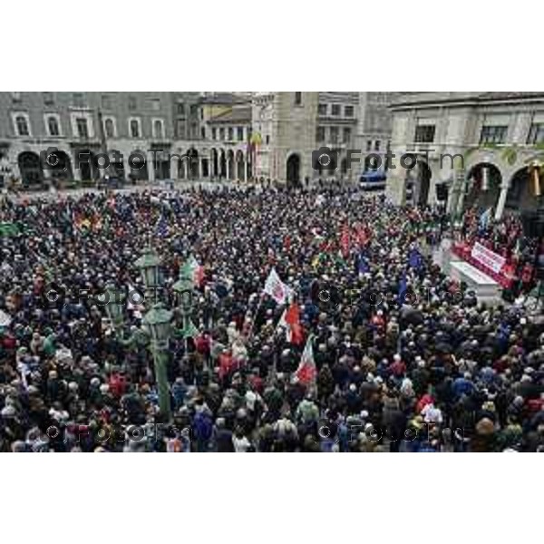 Tiziano Manzoni/LaPresse 2 5--04- 2024 Bergamo, Italia Cronaca Bergamo 25 aprile 2024 festa della liberazione celebrazione e discorsi Bersani