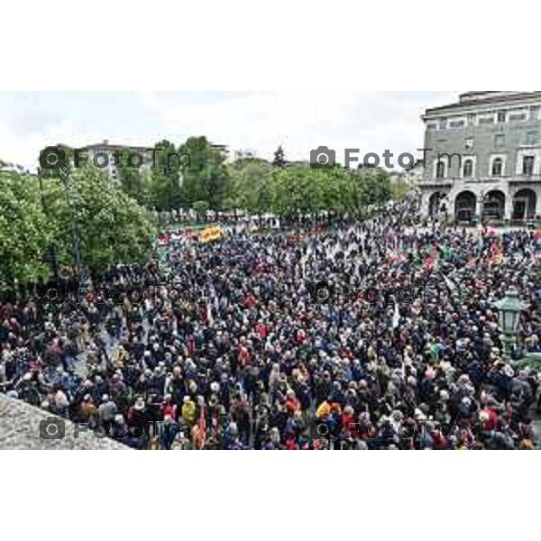 Tiziano Manzoni/LaPresse 2 5--04- 2024 Bergamo, Italia Cronaca Bergamo 25 aprile 2024 festa della liberazione celebrazione e discorsi Bersani