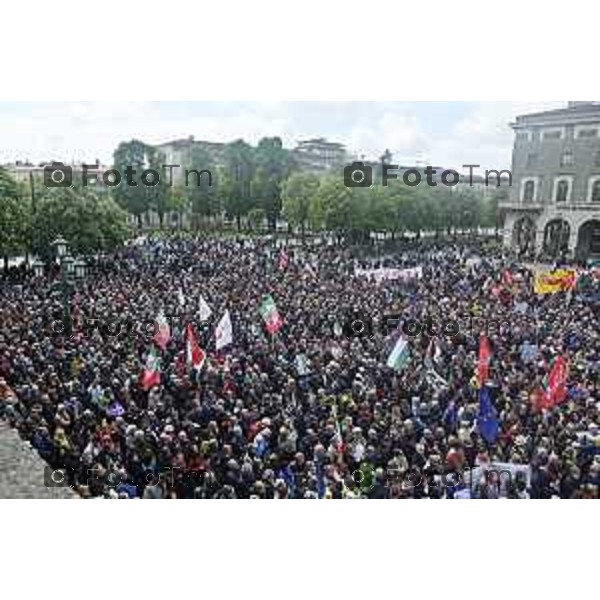 Tiziano Manzoni/LaPresse 2 5--04- 2024 Bergamo, Italia Cronaca Bergamo 25 aprile 2024 festa della liberazione celebrazione e discorsi Bersani