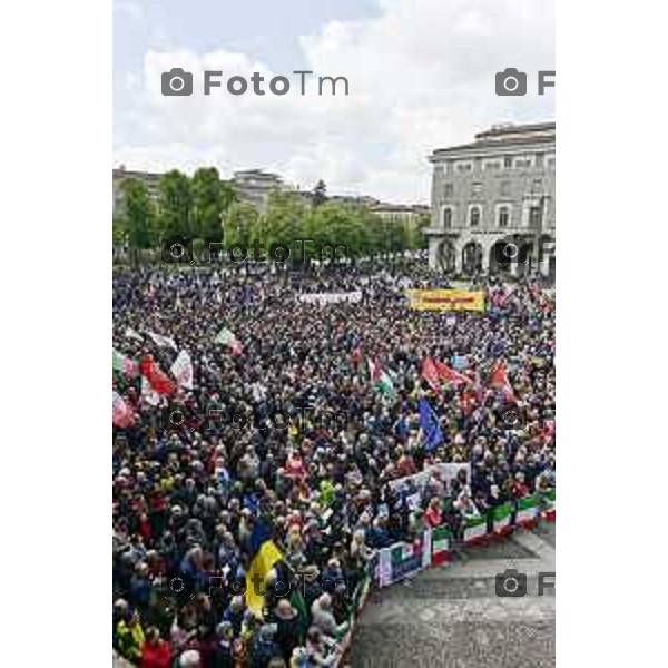 Tiziano Manzoni/LaPresse 2 5--04- 2024 Bergamo, Italia Cronaca Bergamo 25 aprile 2024 festa della liberazione celebrazione e discorsi Bersani