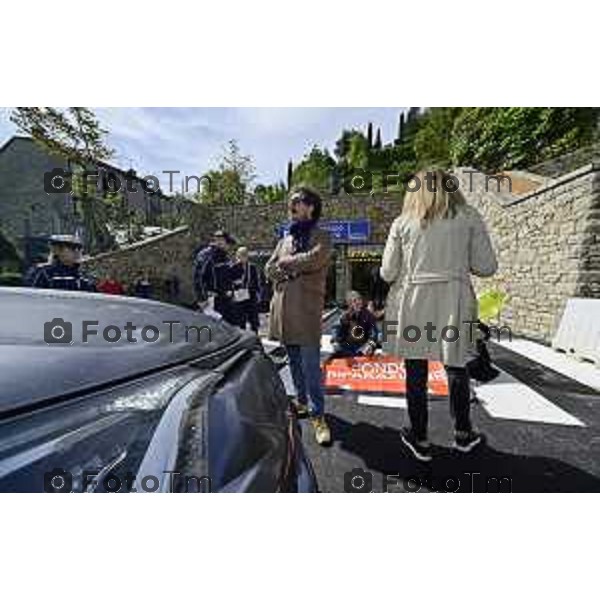 Tiziano Manzoni/LaPresse 4--05- 2024 Bergamo, Italia Cronaca Bergamo inaugurazione parking Fara "contro-inaugurazione", organizzata dal comitato No ParkingFara, che ritiene ci siano irregolarità e siano state compiute violazioni delle norme