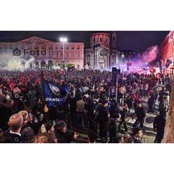 Tiziano Manzoni/LaPresse 9--05- 2024 Bergamo, Italia Cronaca Bergamo Tifosi e Bergamo Tifosi e festeggiamenti dopo Atalanta Marsiglia