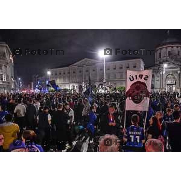 Tiziano Manzoni/LaPresse 9--05- 2024 Bergamo, Italia Cronaca Bergamo Tifosi e Bergamo Tifosi e festeggiamenti dopo Atalanta Marsiglia