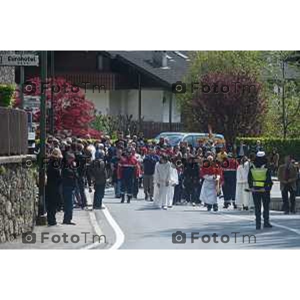 Tiziano Manzoni/LaPresse 11--05- 2024 Bergamo, Italia Cronaca Incontro Bratto (Castione della Presolana). funerale della piccola Giada Paolella