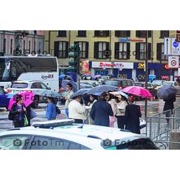 Tiziano Manzoni/LaPresse 15--05- 2024 Bergamo, Italia Cronaca Bergamo traffico per chiusura strade causa Atalanta e schermo in centro e maltempo