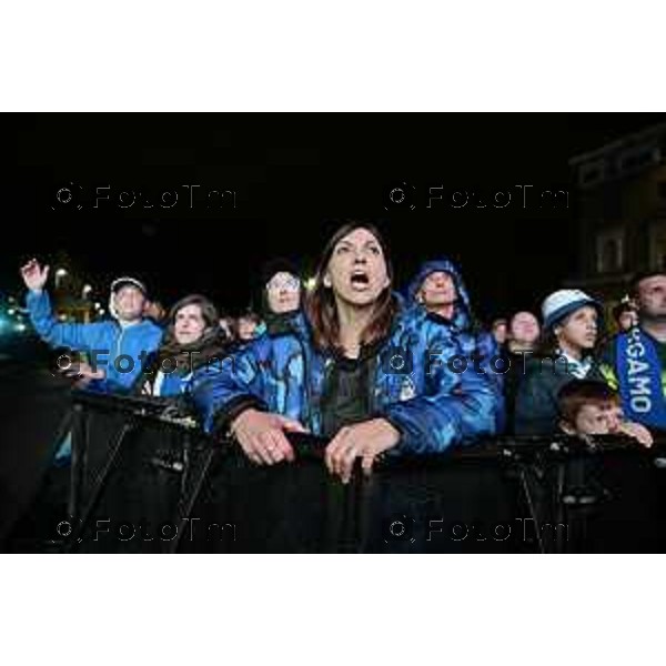 Tiziano Manzoni/LaPresse 1 5--05- 2024 Bergamo, Italia Cronaca Bergamo Incontro Atalanta Juventus per la coppa italia maxi schermo a Bergamo