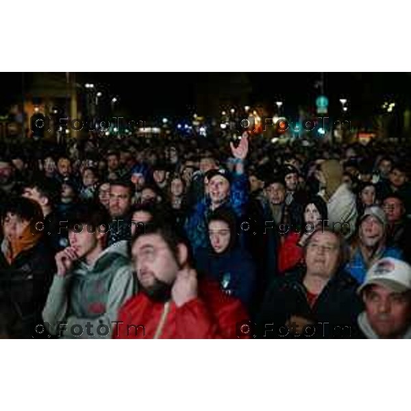 Tiziano Manzoni/LaPresse 1 5--05- 2024 Bergamo, Italia Cronaca Bergamo Incontro Atalanta Juventus per la coppa italia maxi schermo a Bergamo