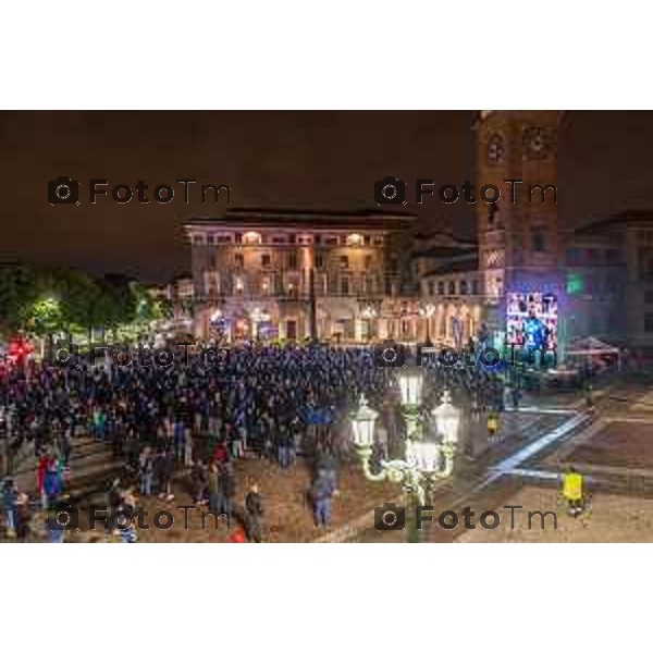 Tiziano Manzoni/LaPresse 1 5--05- 2024 Bergamo, Italia Cronaca Bergamo Incontro Atalanta Juventus per la coppa italia maxi schermo a Bergamo