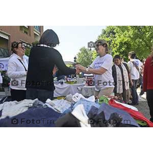 Tiziano Manzoni/LaPresse 18--05- 2024 Bergamo, Italia Cronaca IncontroBergamo Giornata dei Quartieri Elena Carnevali e Giorgio Gori insieme in bicicletta per incontrare cittadini.