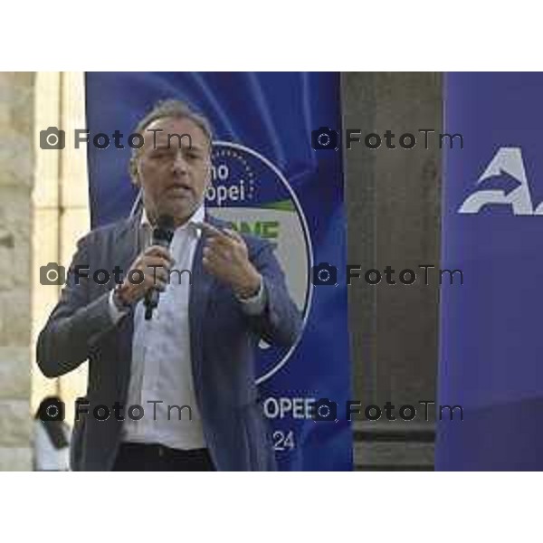 Tiziano Manzoni/LaPresse 18-05- 2024 Bergamo, Italia Cronaca Bergamo Caffè del Colleoni incontro candidati one in lista civica Elena Carnevali l\'On. Matteo Richetti - Azione 2024