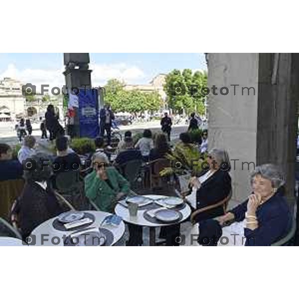 Tiziano Manzoni/LaPresse 18-05- 2024 Bergamo, Italia Cronaca Bergamo Caffè del Colleoni incontro candidati one in lista civica Elena Carnevali l\'On. Matteo Richetti - Azione 2024