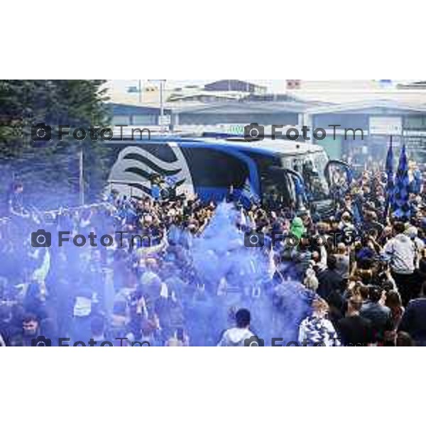 Tiziano Manzoni/LaPresse 23--05- 2024 Bergamo, Italia Cronaca Bergamo La squadra Atalanta arrivo a Bergamo accolta dai tifosi in aeroporto e a Zingonia