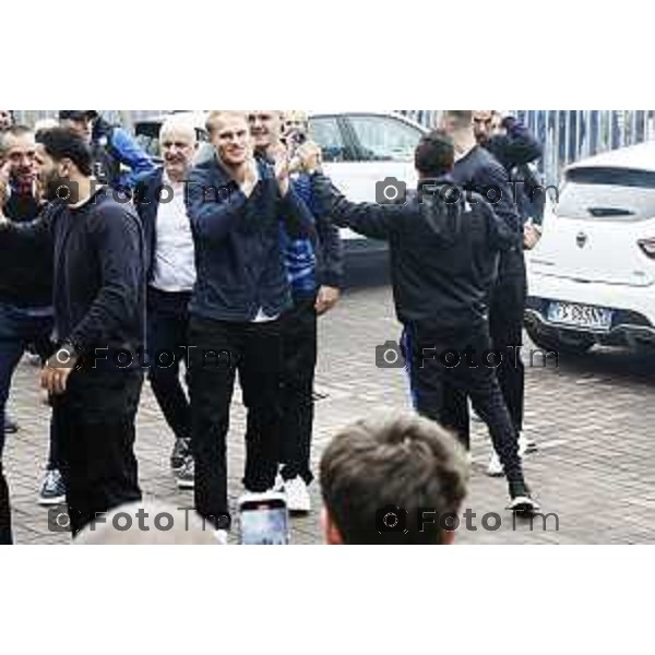 Tiziano Manzoni/LaPresse 23--05- 2024 Bergamo, Italia Cronaca Bergamo La squadra Atalanta arrivo a Bergamo accolta dai tifosi in aeroporto e a Zingonia