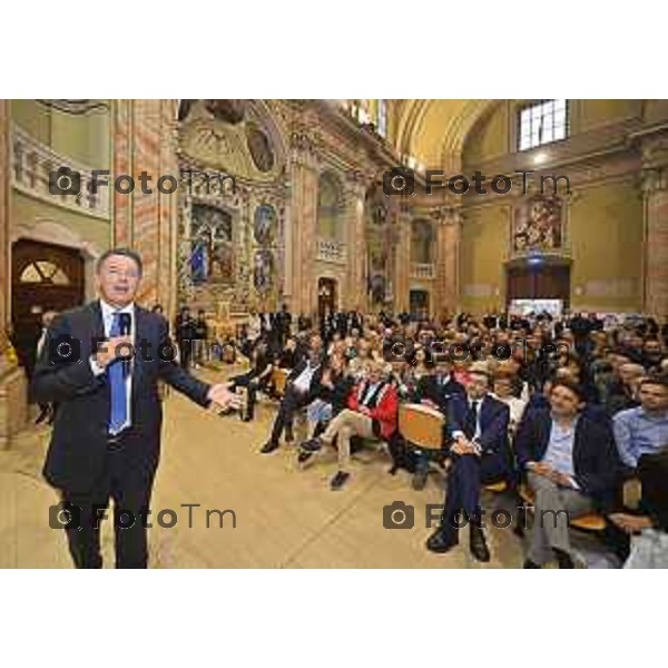 Tiziano Manzoni/LaPresse 30-05- 2024 Bergamo, Italia Cronaca Bergamo Matteo Renzi Auditoriumi San Sisto lista “Stati Uniti d’Europa” e la lista “Bergamo Europea” in corsa per le elezioni del comune di Bergamo, a sostegno della candidata sindaco Elena Carnevali. 2024