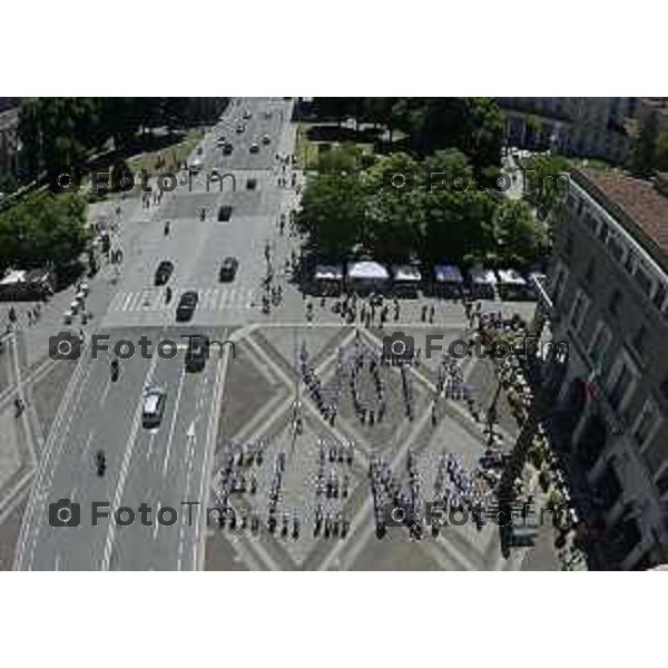 Tiziano Manzoni/LaPresse 1--06- 2024 Bergamo, Italia Cronaca Bergamo vista dall\'alto panoramiche flashmob Vota Elena Carnevali