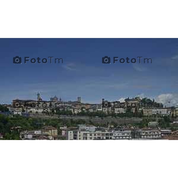 Tiziano Manzoni/LaPresse 1--06- 2024 Bergamo, Italia Cronaca Bergamo vista dall\'alto panoramiche flashmob Vota Elena Carnevali