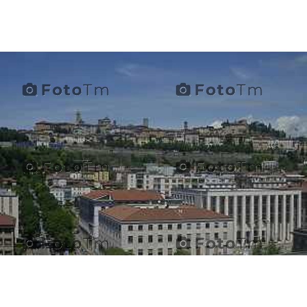 Tiziano Manzoni/LaPresse 1--06- 2024 Bergamo, Italia Cronaca Bergamo vista dall\'alto panoramichebergamo alta poste palazzo campanile palazzo liberta