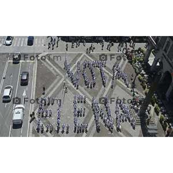 Tiziano Manzoni/LaPresse 1--06- 2024 Bergamo, Italia Cronaca Bergamo vista dall\'alto panoramiche flashmob Vota Elena Carnevali