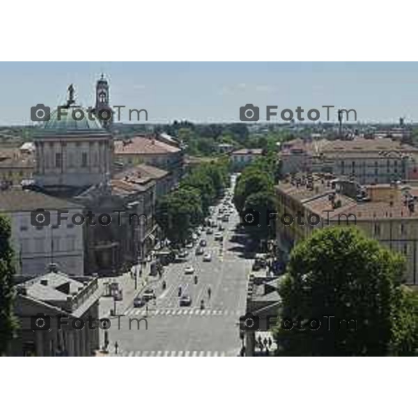 Tiziano Manzoni/LaPresse 1--06- 2024 Bergamo, Italia Cronaca Bergamo vista dall\'alto panoramiche POrta nuova propilei stazione via papa giovanni