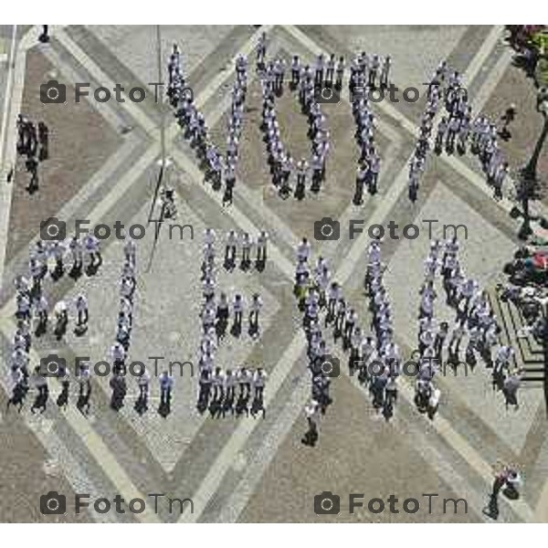 Tiziano Manzoni/LaPresse 1--06- 2024 Bergamo, Italia Cronaca Bergamo vista dall\'alto panoramiche flashmob Vota Elena Carnevali