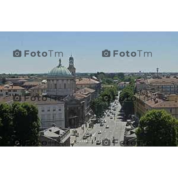 Tiziano Manzoni/LaPresse 1--06- 2024 Bergamo, Italia Cronaca Bergamo vista dall\'alto panoramiche POrta nuova propilei stazione via papa giovanni