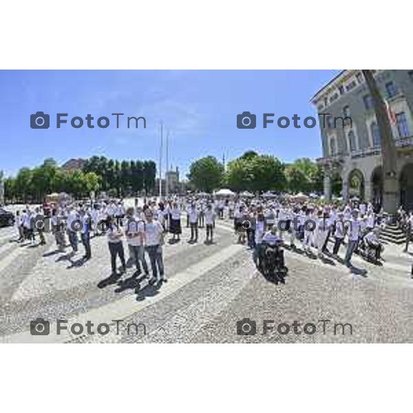 Tiziano Manzoni/LaPresse 1--06- 2024 Bergamo, Italia Cronaca Bergamo vista dall\'alto panoramiche flashmob Vota Elena Carnevali