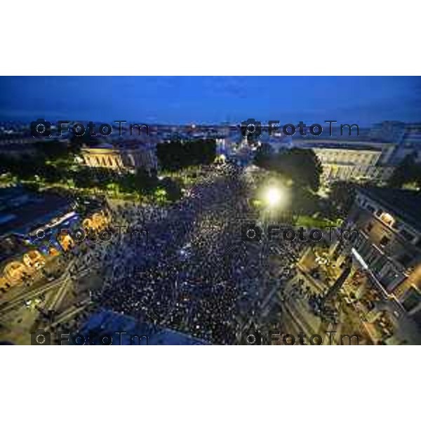 Tiziano Manzoni/LaPresse 31--05- 2024 Bergamo, Italia Cronaca Bergamo Celebrazione Atalanta per coppa UEFA con bus scoperto nelle vie della città