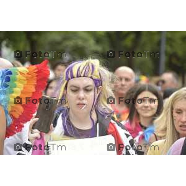 Tiziano Manzoni/LaPresse 12-06- 2024 Bergamo, Italia Cronaca Bergamo Pride 2024 carro dei pensionati dello SPI: “Con i nostri nipoti sulla strada verso il pieno riconoscimento dei diritti di tutti”