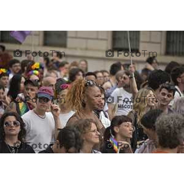 Tiziano Manzoni/LaPresse 12-06- 2024 Bergamo, Italia Cronaca Bergamo Pride 2024 carro dei pensionati dello SPI: “Con i nostri nipoti sulla strada verso il pieno riconoscimento dei diritti di tutti”